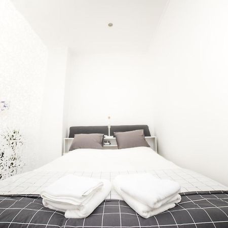 City Centre Hidden Gem! Apartment For Up To 3 People บรัสเซลส์ ภายนอก รูปภาพ